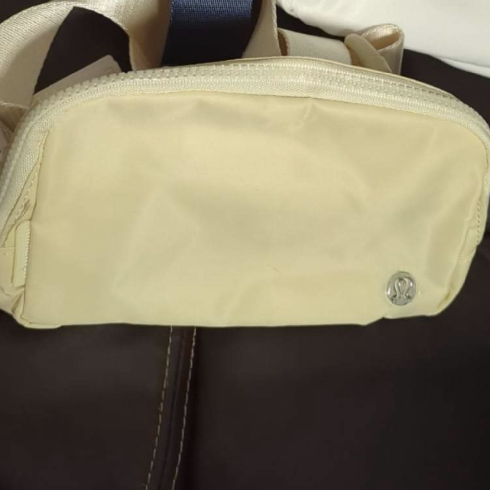 NWT Cream Lululemon Everywhere Belt Bag 1L